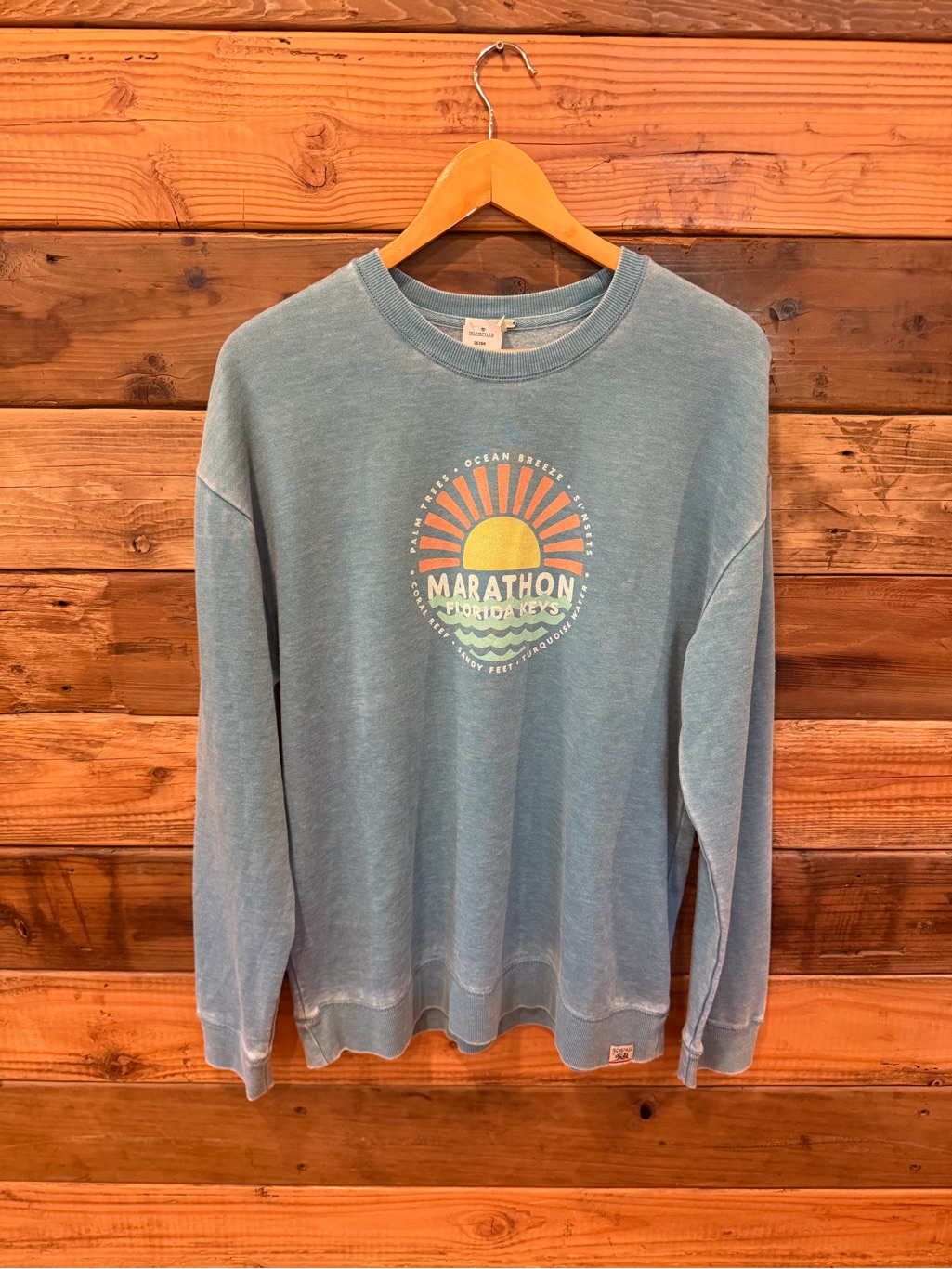 Marathon Florida Keys Techstyles Nwt Graphic Women’s Crewneck Sweatshirt - Xl